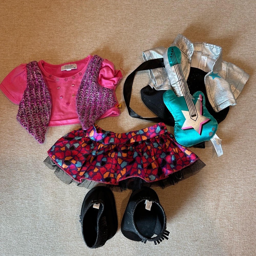 Build-a-bear Rocker Outfit with 2 tops, Skirt, guitar, headphones & fringe shoes